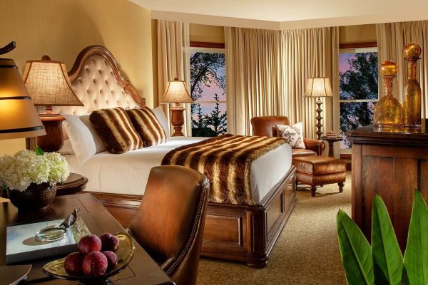 RUSTIC INN CREEKSIDE RESORT AND SPA (Jackson)